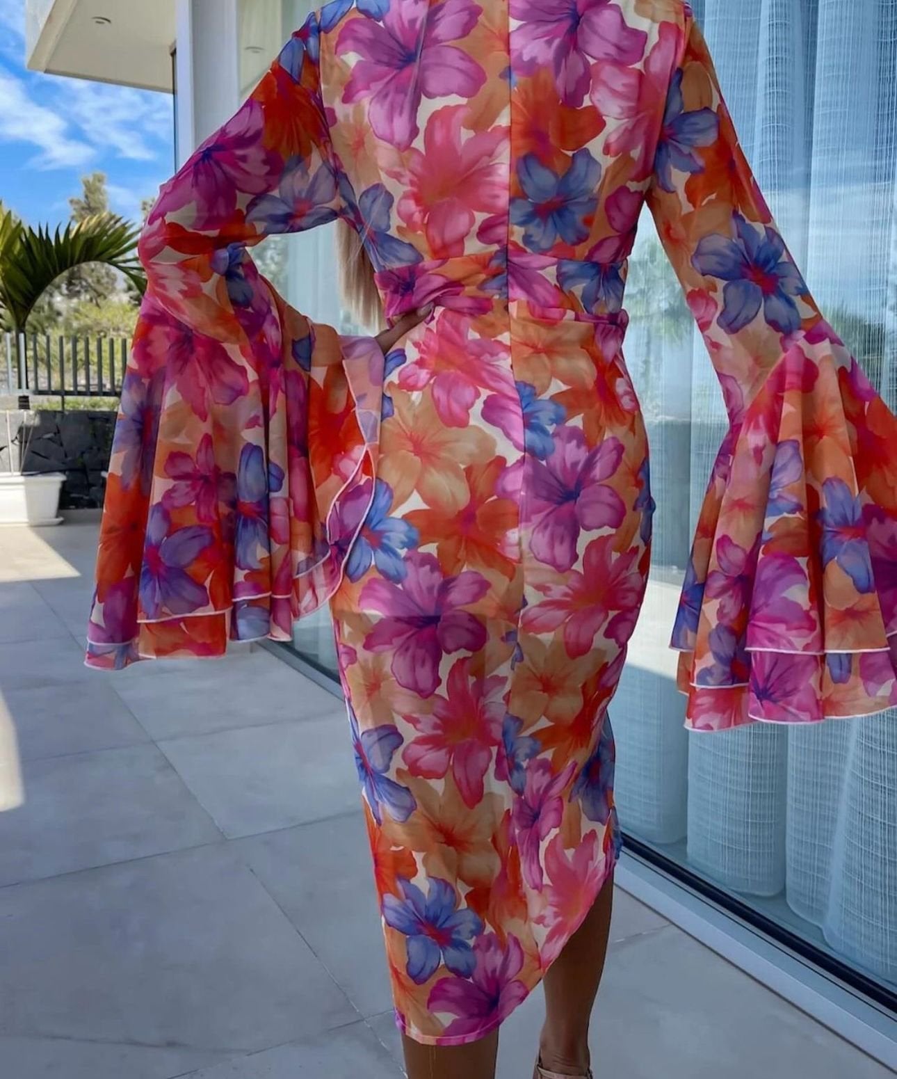 Kadın Göğüs Dekolteli Kolları Volan Detay Astarlı Tül Elbise