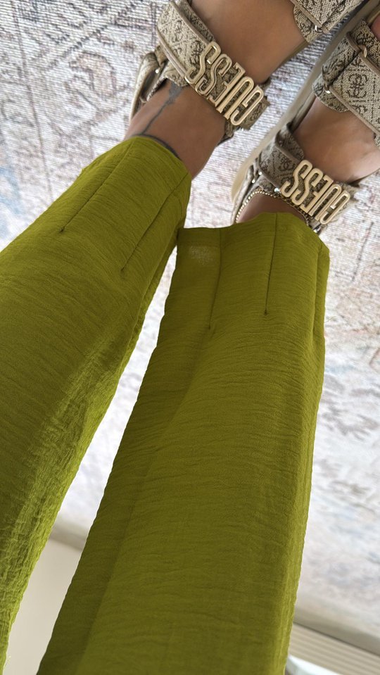 Kadın Kısa Kollu Bluz Ve Bileği Pens Detay Pantolon Ikili Takım