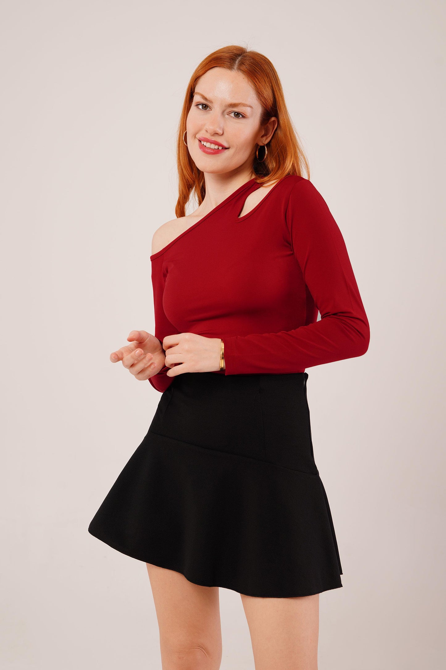 Omuz Dekolte Detaylı Bordo Bluz