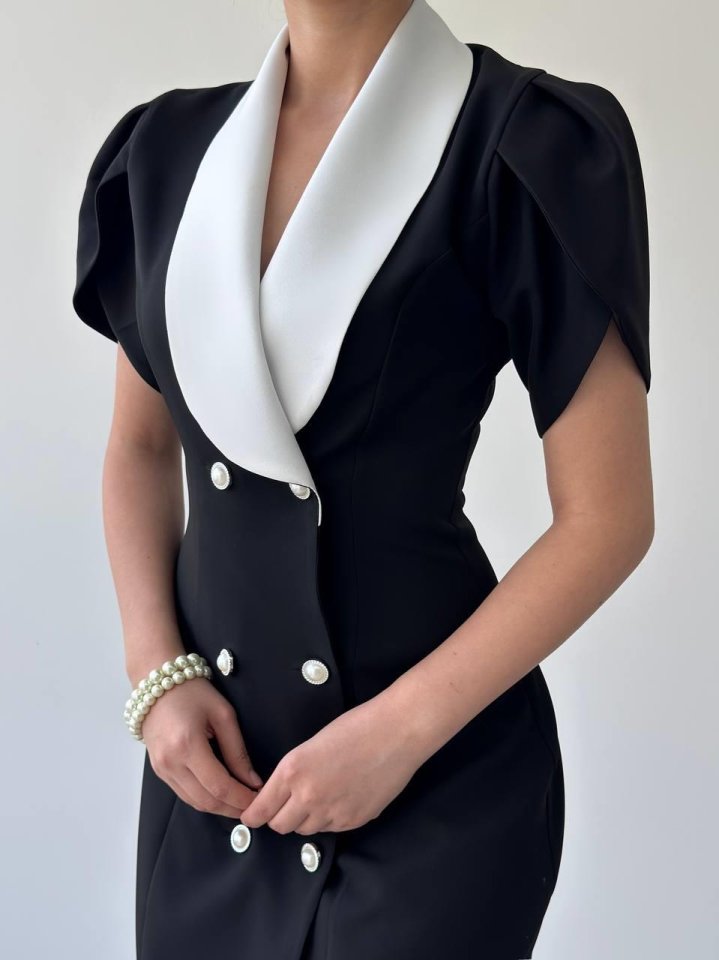 Reta Düğme Detaylı Elbise