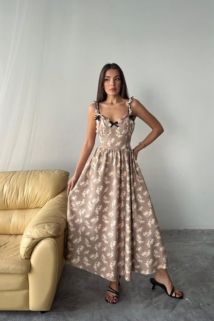 Kahverengi Önü Fiyonklu Çiçekli Elbise