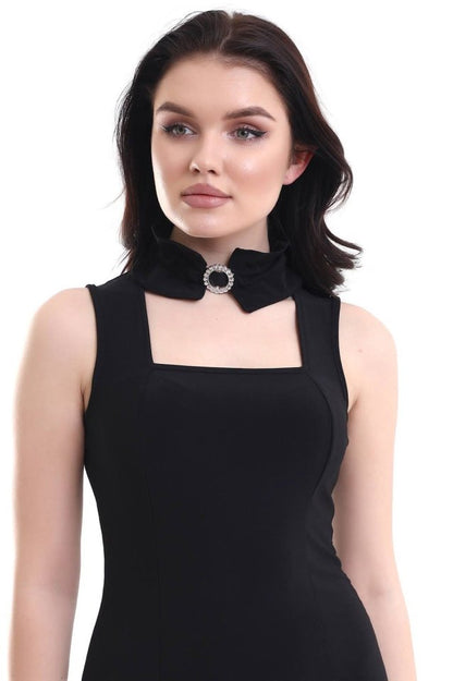 Kadın Kare Yaka Taş Detaylı Yaka Aksesuarlı Sandy Kumaş Fırsat Ürün Diz Üstü Elbise