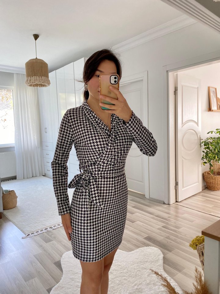 Kadın Uzun Kollu Kruvaze Yaka Bağlamalı Kemer Dalgıç Mini Boy Elbise