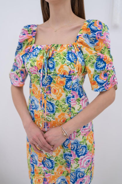 Desenli Boyundan Bağlamalı Desenli Elbise