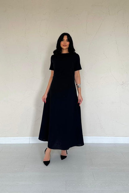 Siyah Pileli Bisiklet Yaka Elbise