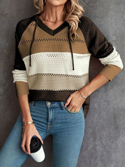 Kadın Uzun Kollu V Yakalı Bağcıklı Kapşonlu Triko Bluz