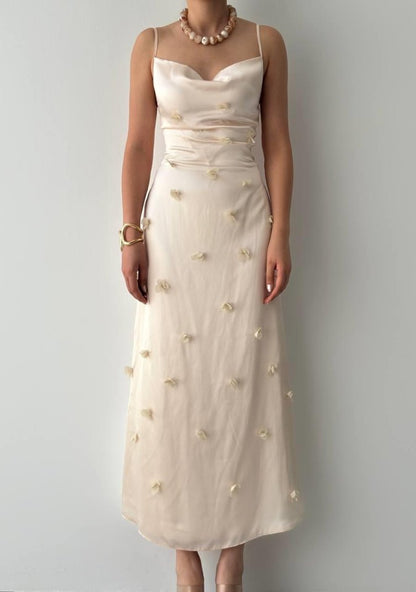 Dora Çiçek Detaylı Elbise