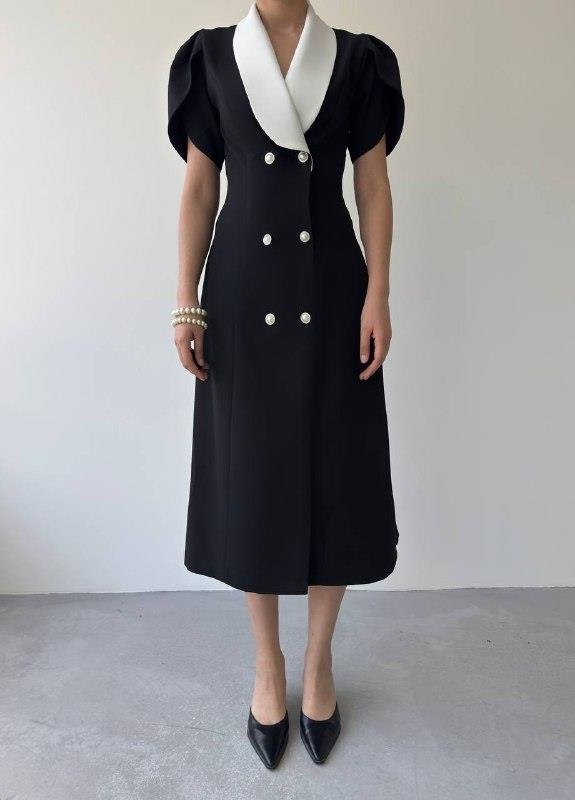 Reta Düğme Detaylı Elbise