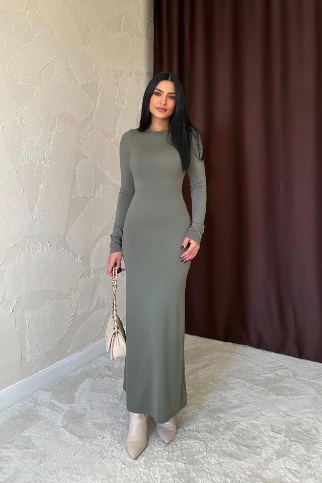 Haki Vücudu Saran Uzun Elbise