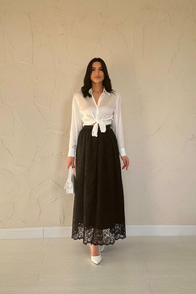 Siyah Dantelli Uzun Etek