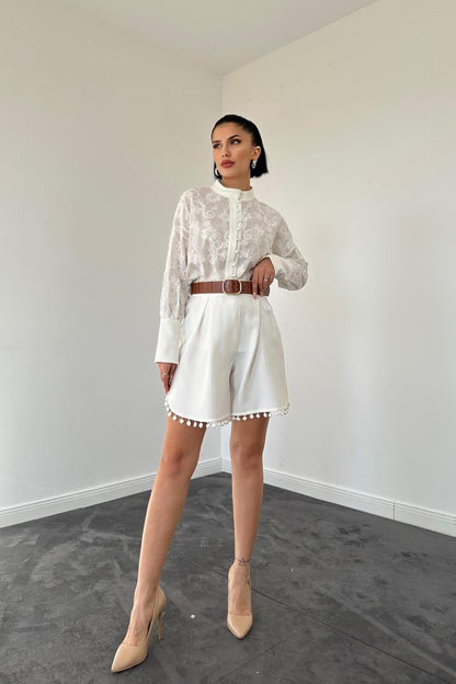 Ekru Dantelli Gömlek Ve Ponpolu Şort Takım