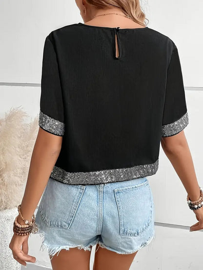 Kadın Kısa Kollu Bisiklet Yaka Asimetrik Kesim Detaylı Pul Payetli Krep Bluz