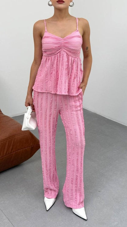 Kadın Pembe  Dokulu Askılı Üst Ve Bol Paça Pantolon 2’li Takım