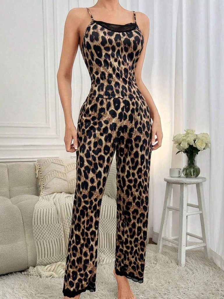 Kadın Ip Askılı Yakası Dantelli Bluz Ve Pijama Sandy Ikili Takım