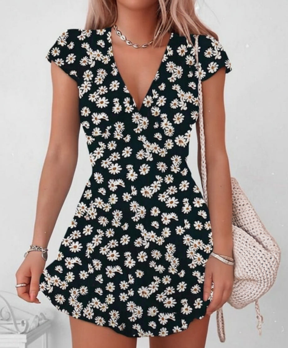 Kadın Kısa Kollu Kruvaze Yaka Papatya Baskılı Krep Elbise