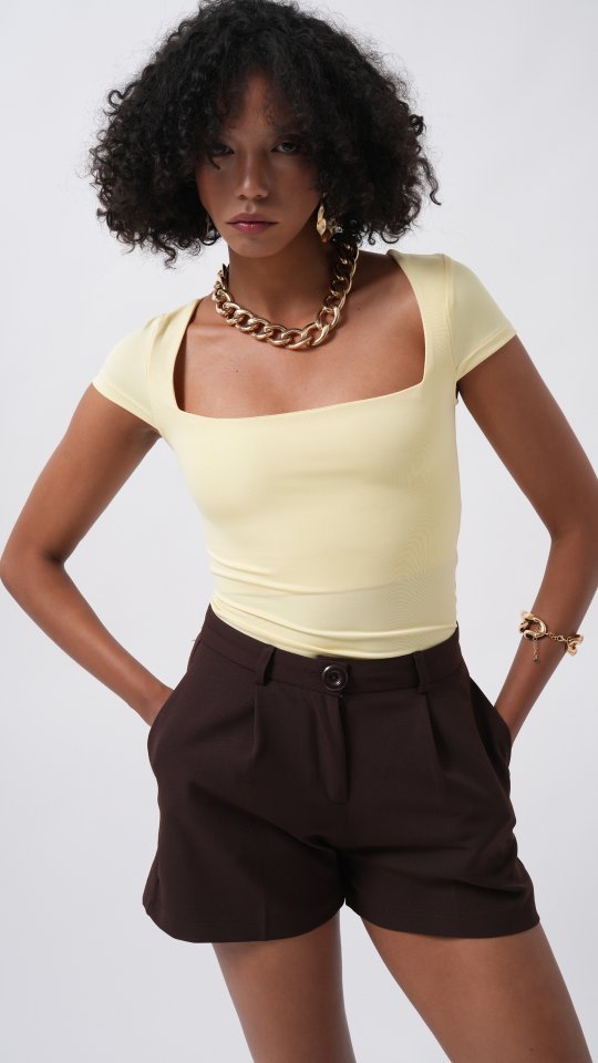 Pencere Detay Mini Dekolte Bluz