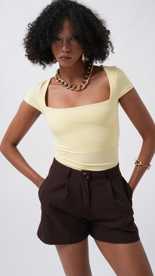 Pencere Detay Mini Dekolte Bluz