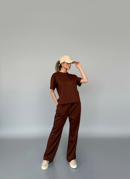 Osy Modal Yumuşak Dokulu Kumaş Kısa Kollu Bluz Rahat Pantalon Ikili Takım- Kahverengi
