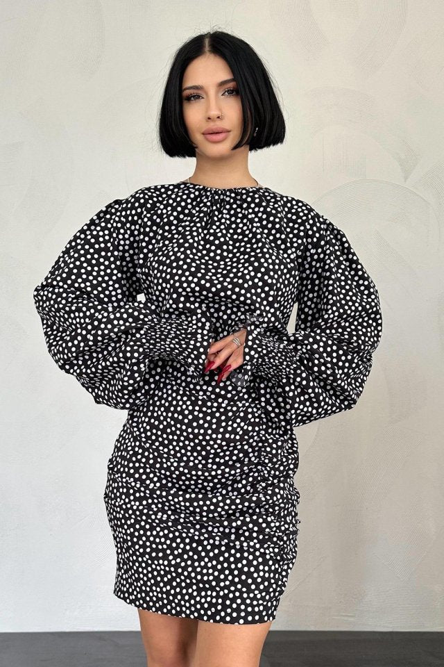 Siyah Puantiyeli Önü Büzgülü Elbise