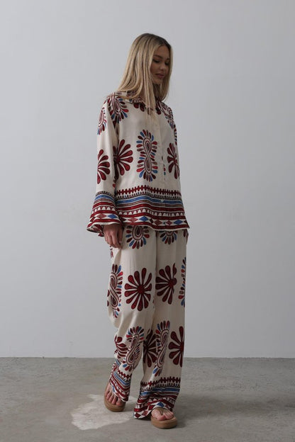 Desenli Kolları Volanlı Pantolon Takım - Kırmızı