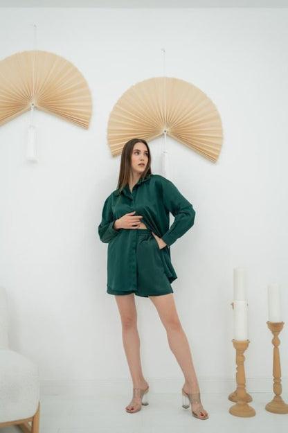 Zümrüt Saten Şortlu Takım