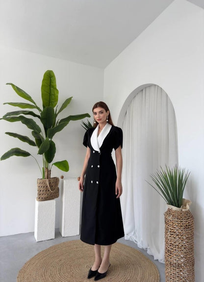 Reta Düğme Detaylı Elbise