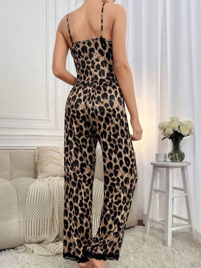 Kadın Ip Askılı Yakası Dantelli Bluz Ve Pijama Sandy Ikili Takım