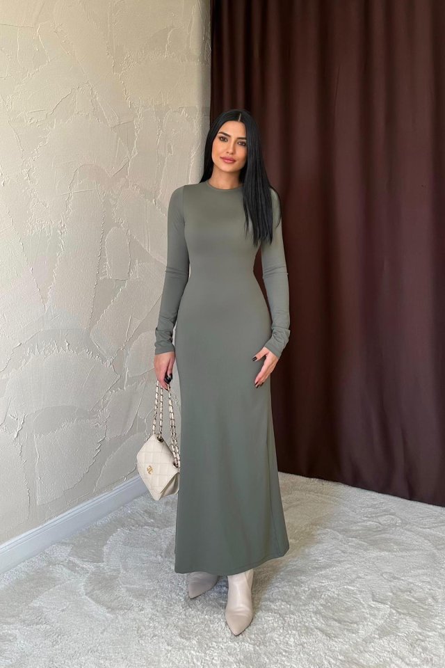 Haki Vücudu Saran Uzun Elbise