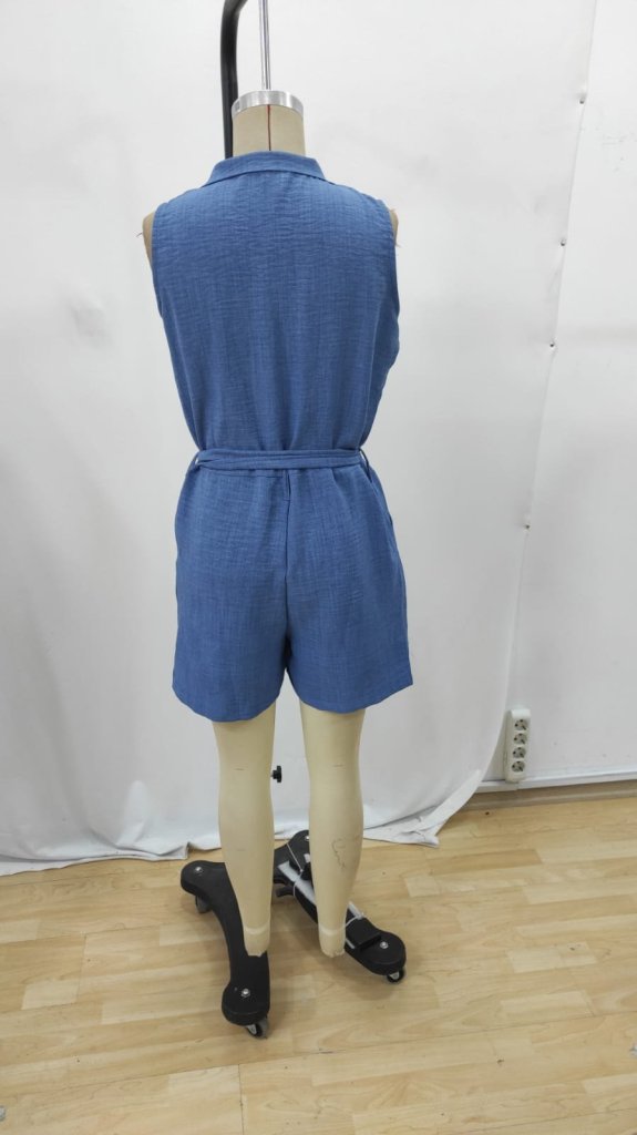 Kadın Sıfır Kollu Yakalı Düğmeli Belden Kuşaklı Kısa Keten Tulum