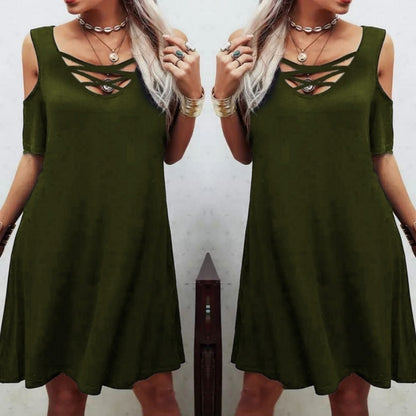 Dekolteli Bağcık Detay Viskon Kumaş Elbise