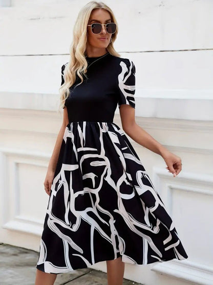 Kadın Kısa Kollu Yarı Balıkçı Yaka üst Viskon Alt Desenli Dokuma Midi Elbise