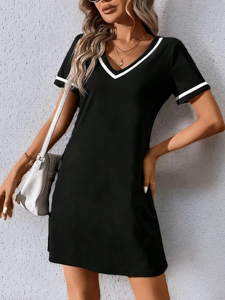Kadın Kısa Kollu V çizgili Yakalı Kısa Viskon Elbise