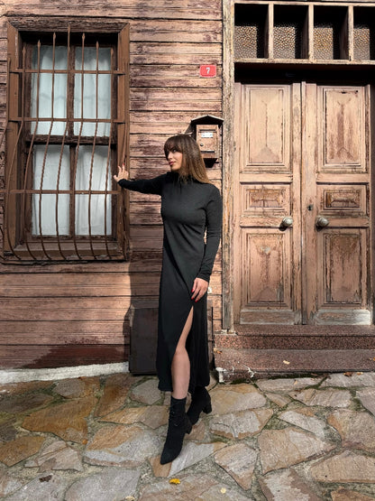 Kadın Uzun Kollu Balıkçı Yaka Derin Yırtmaç Detay Krep Elbise